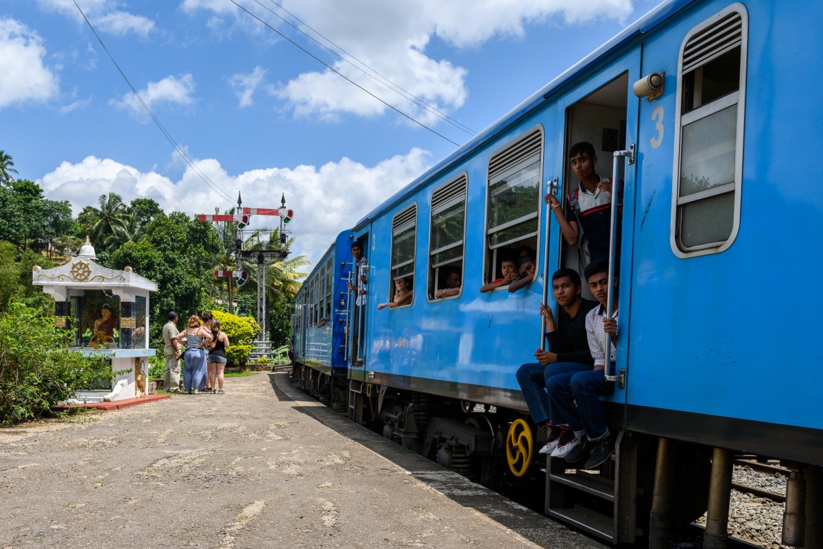 The train from Kandy to Nuwara Eliya